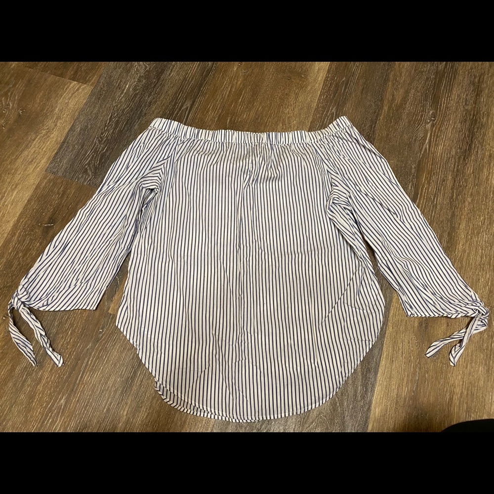 Whit and blue striped top